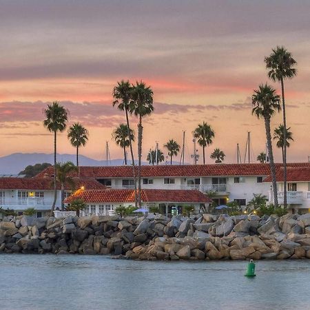 Oceanside Marina Suites - A Waterfront Hotel Eksteriør billede