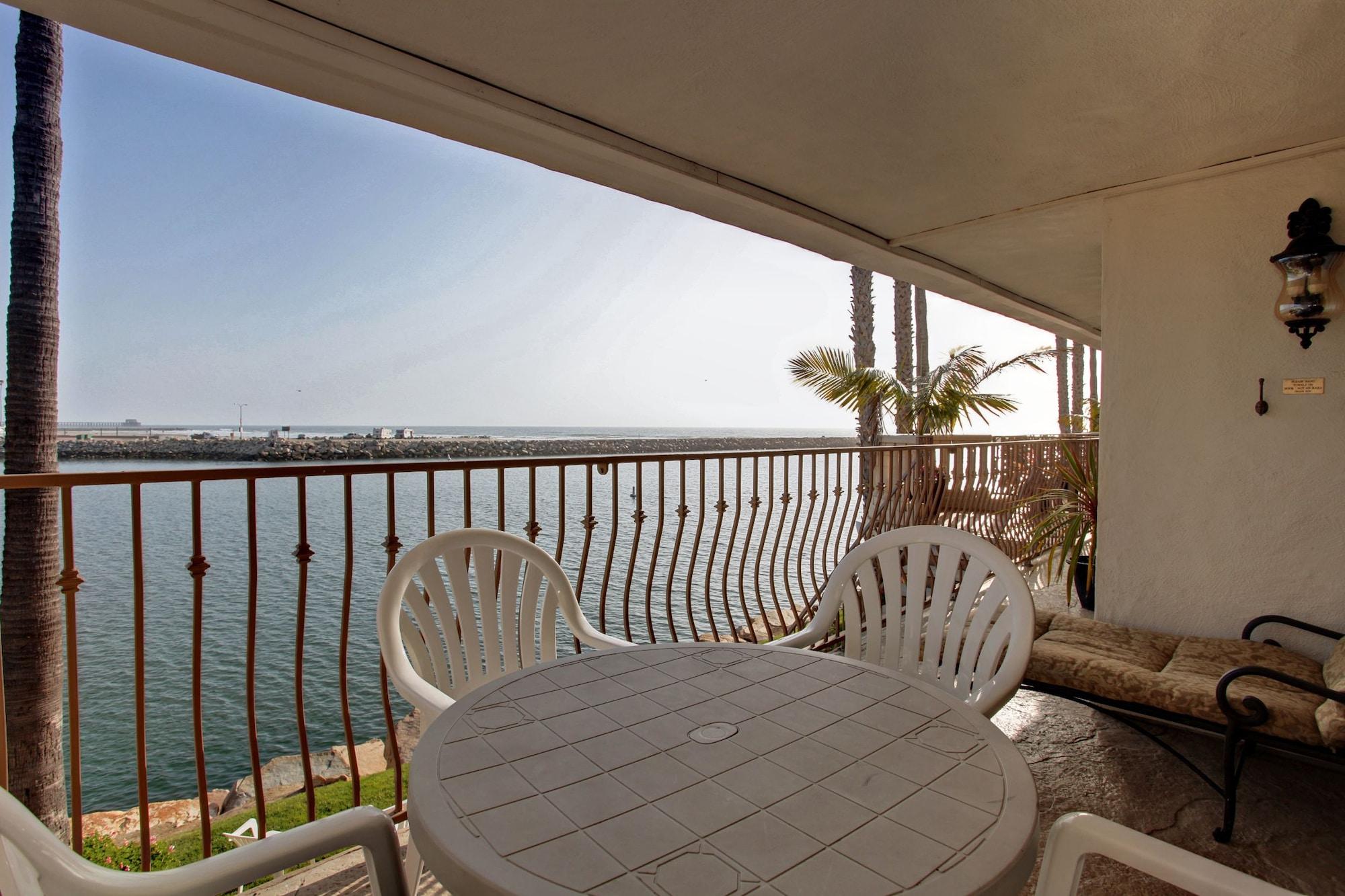 Oceanside Marina Suites - A Waterfront Hotel Eksteriør billede