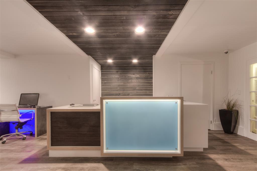 Oceanside Marina Suites - A Waterfront Hotel Interiør billede
