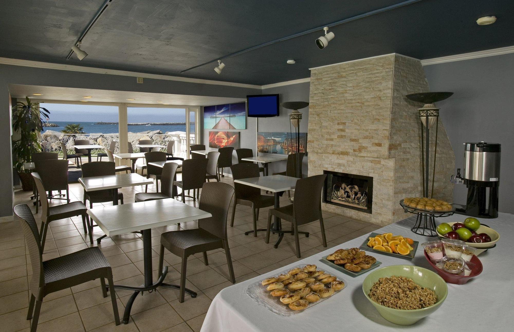 Oceanside Marina Suites - A Waterfront Hotel Eksteriør billede