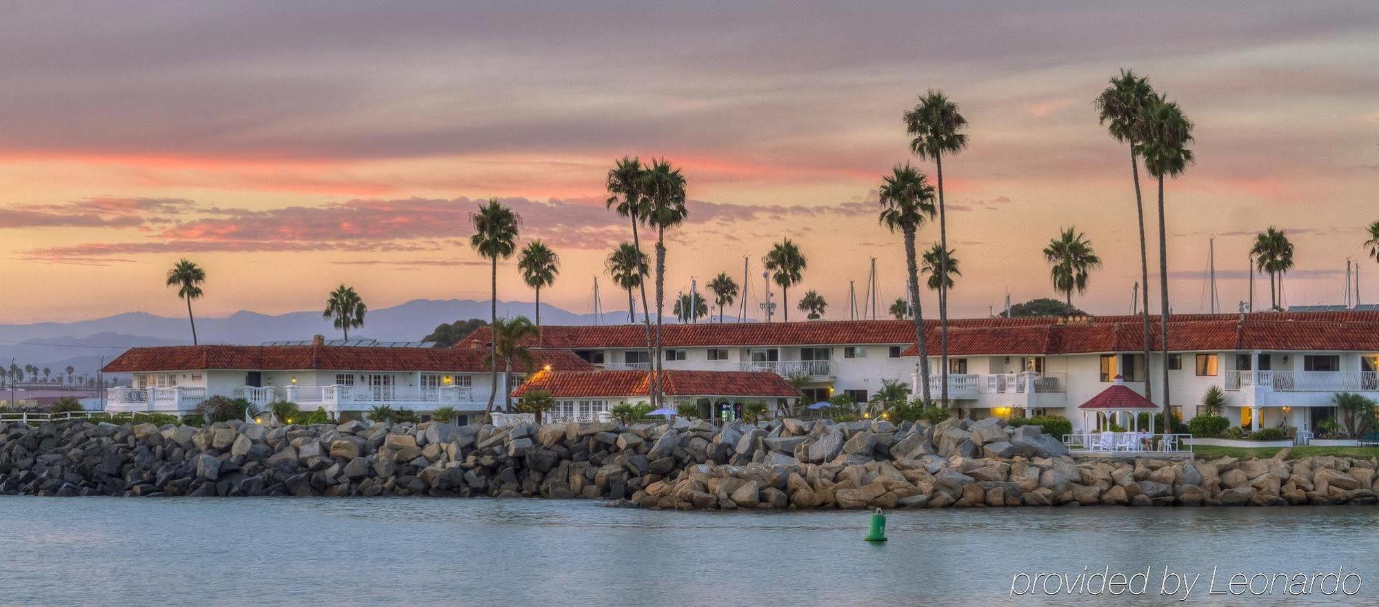 Oceanside Marina Suites - A Waterfront Hotel Eksteriør billede