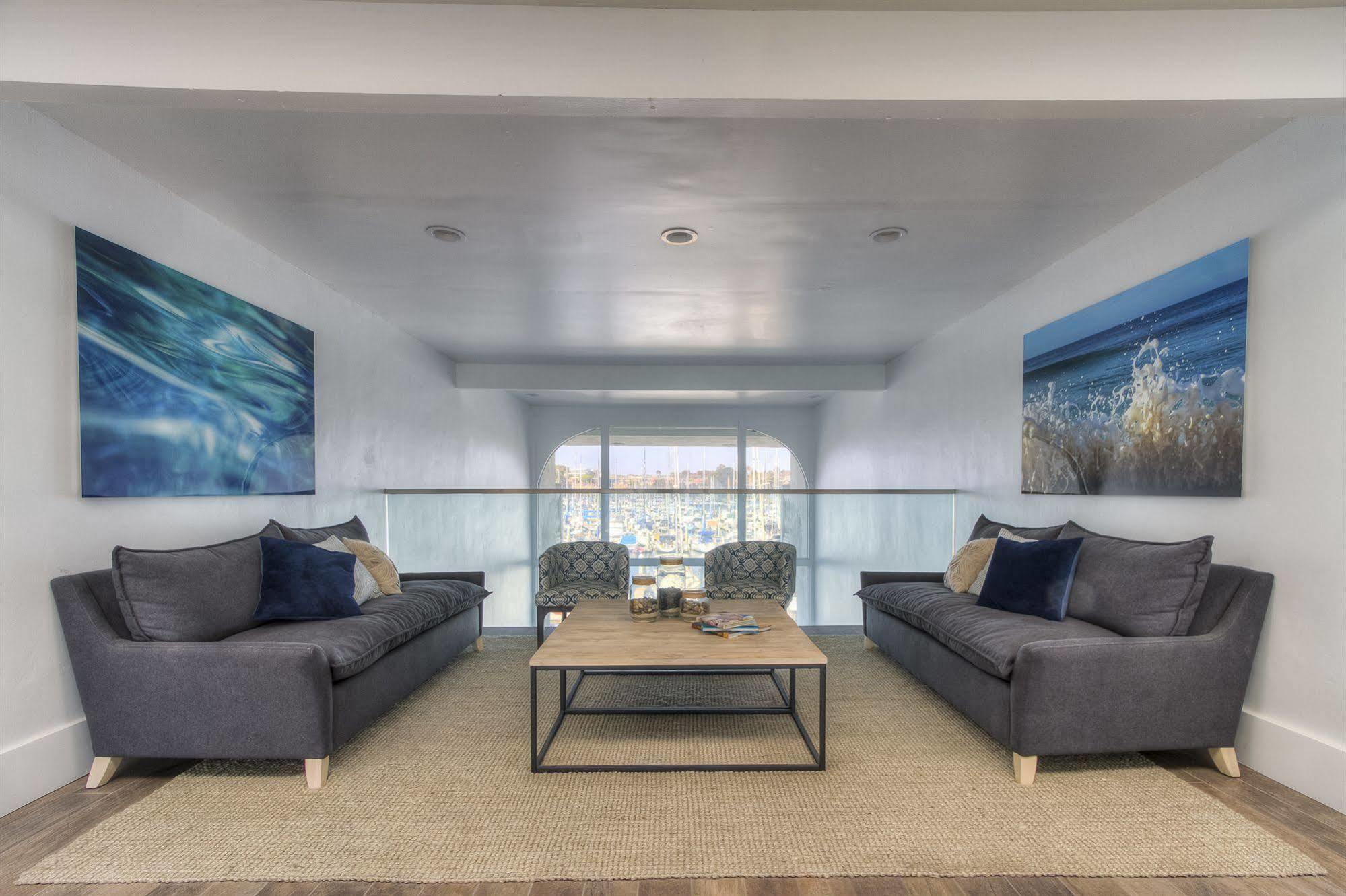 Oceanside Marina Suites - A Waterfront Hotel Eksteriør billede
